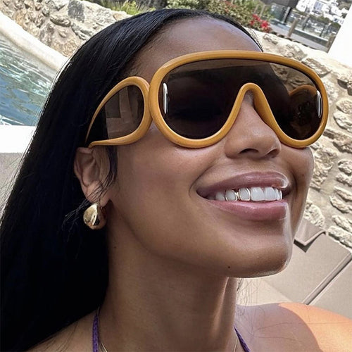 Ladies sporty protective goggles in innovative design Bowlift