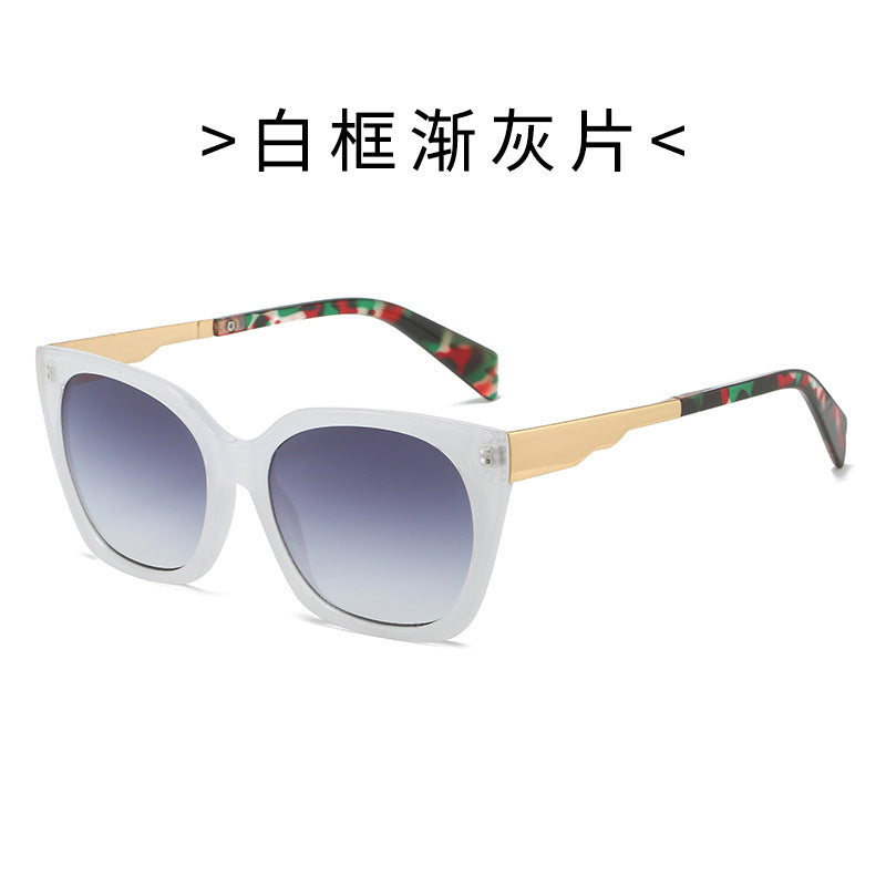 Women's oversized sunglasses with elegant transparent frame and golden accents Bowlift