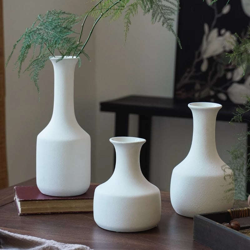 Stylish ceramic vase Bowlift
