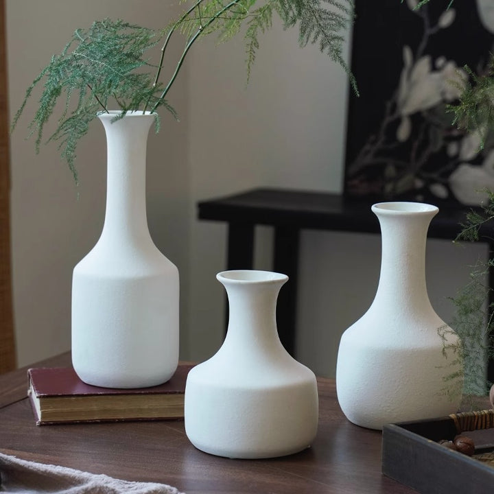 Stylish ceramic vase Bowlift
