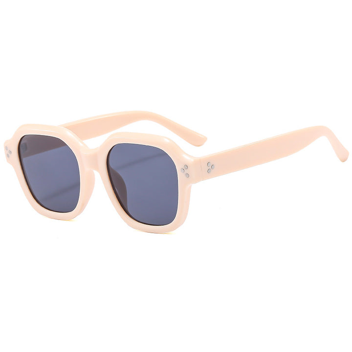 Women’s Fashion Retro Sunglasses with Wide Frame and UV Protection Bowlift