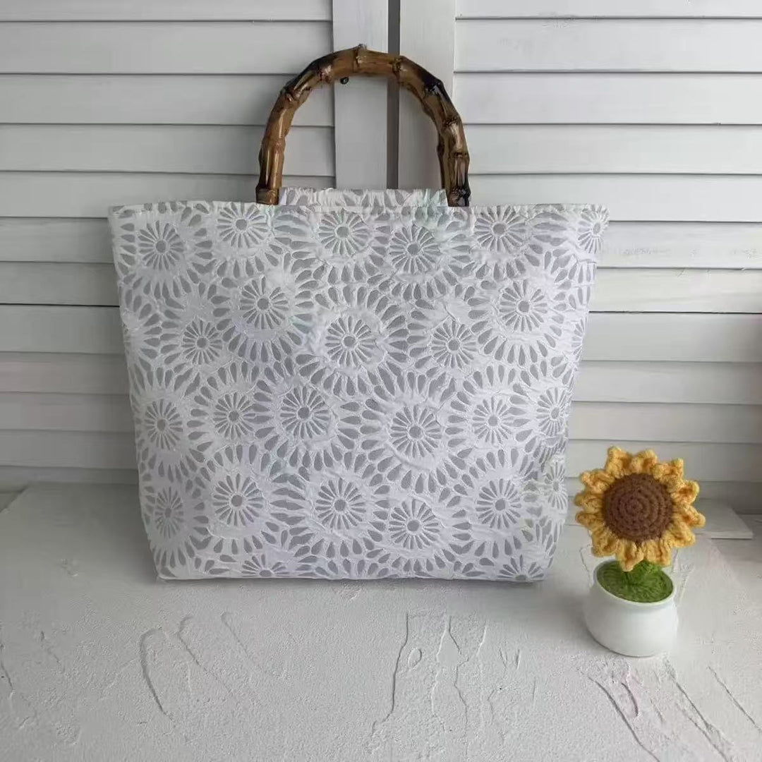 Exclusive and handcrafted beach bag with bamboo handles Bowlift