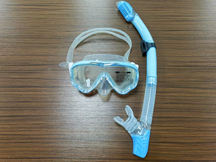 Diving mask with anti-fog technology and wide field of vision Bowlift