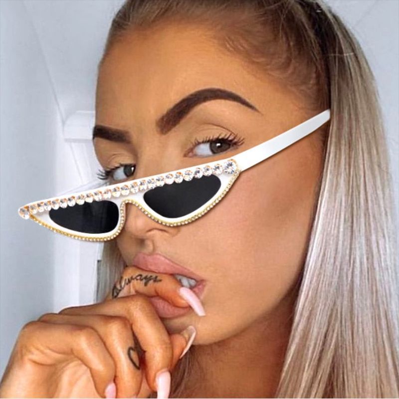 Ladies designer sunglasses in stylish cat-eye design with glittering frame Bowlift