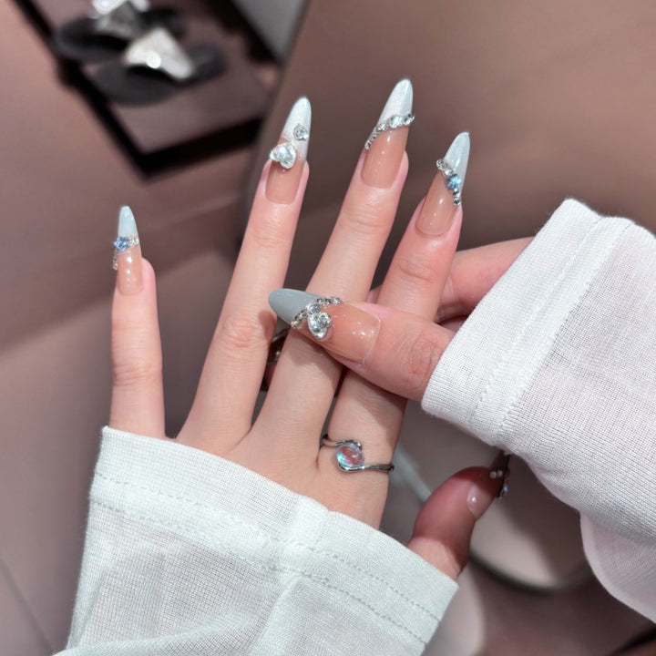 Glamorous Rhinestone-Embellished Press-On Nails Bowlift