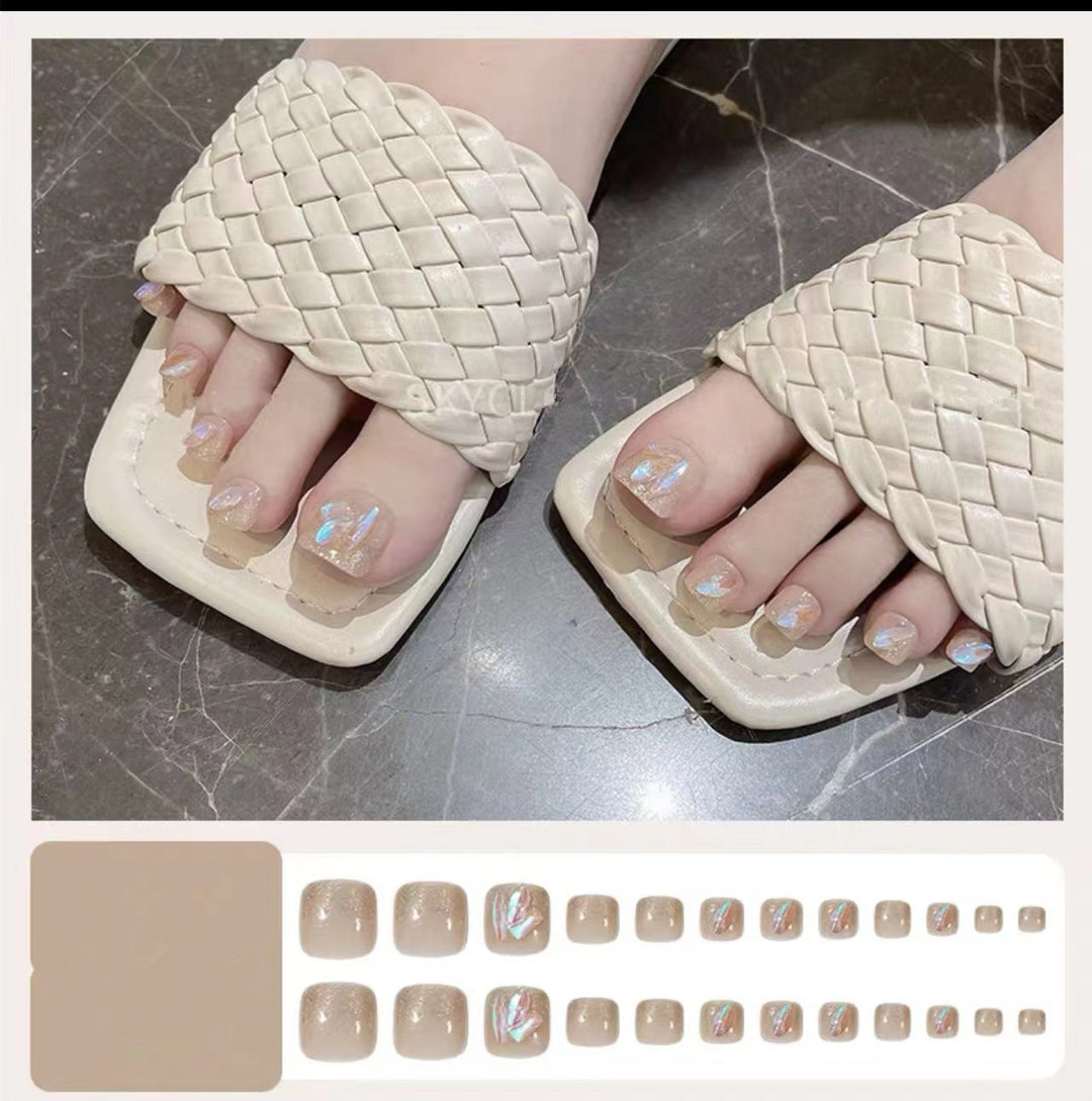 False artificial toenails with glitter effects Bowlift