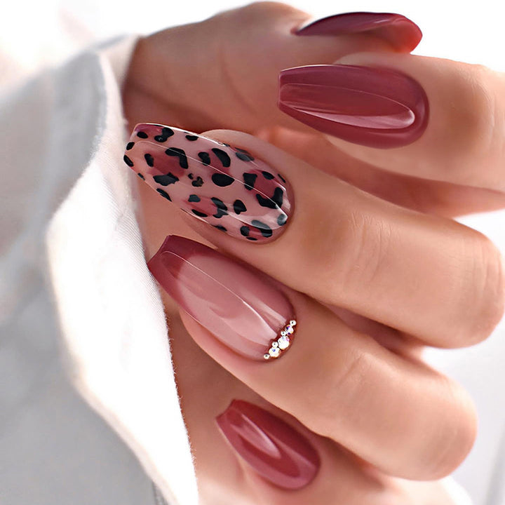 Decorative Press-On Nail Set with Stylish Leopard Accents Bowlift