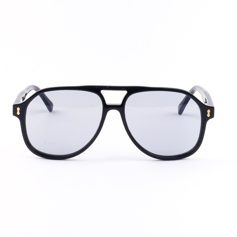 Women's modern sunglasses with innovative Bowlift frame