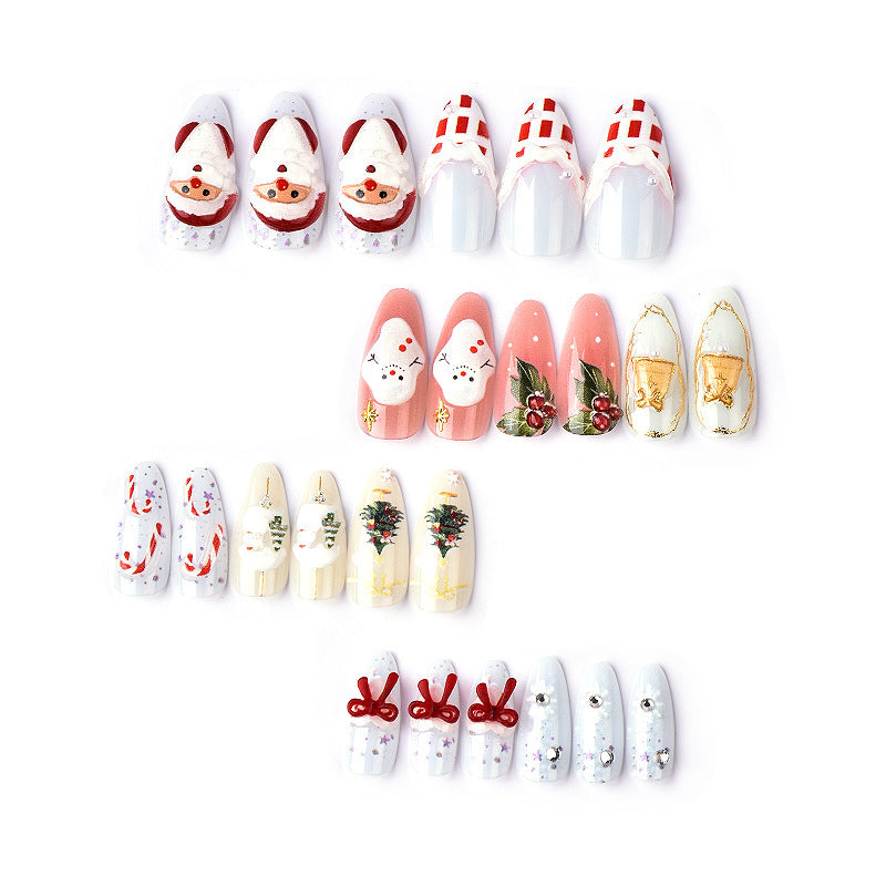 Festive artificial nails with Christmas designs Bowlift