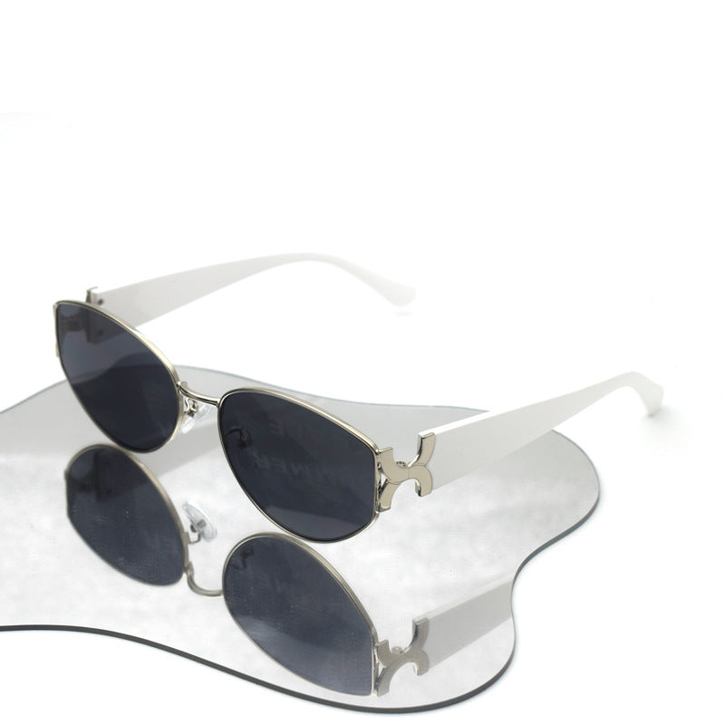 Cat-Eye Sunglasses Bowlift