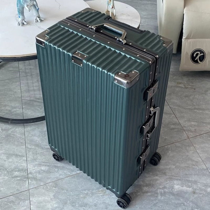 Hard-shell suitcase with integrated combination lock and silent wheels Bowlift