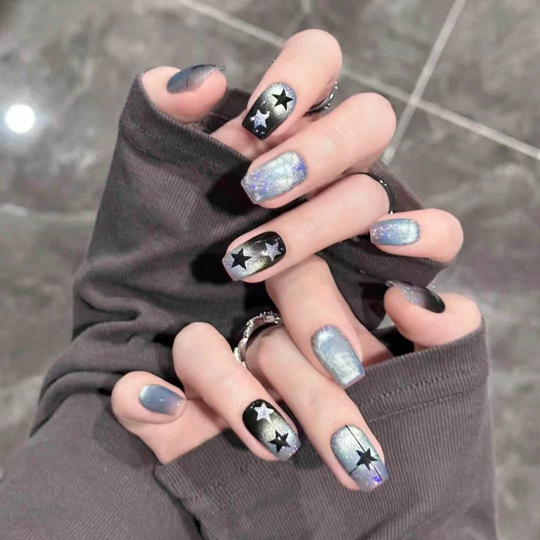 Starry Night-Themed Press-On Nail Art Set Bowlift