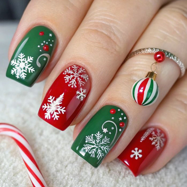 Festive Holiday-Themed Nail Art Extensions Bowlift 1789713261