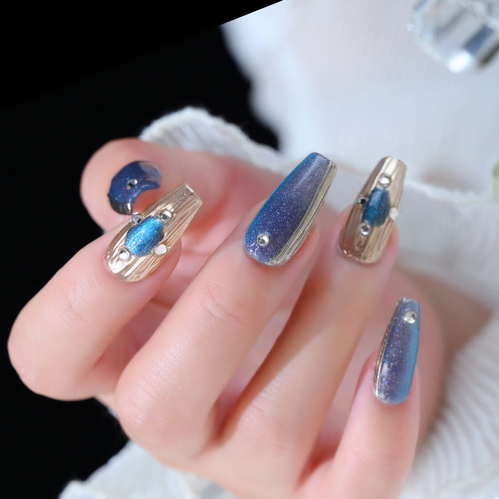 Glittery Press-On Nail Art Bowlift