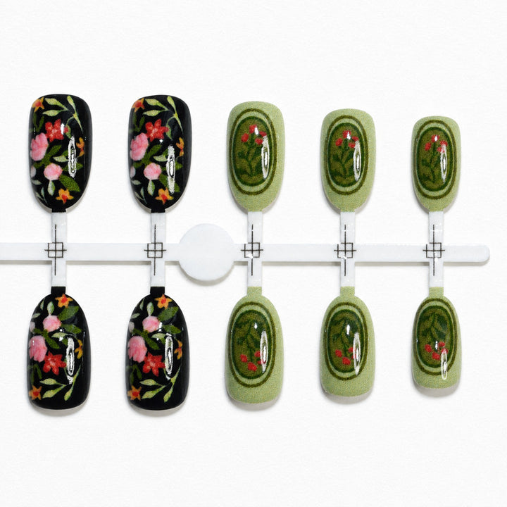 Artificial nails with floral design Bowlift