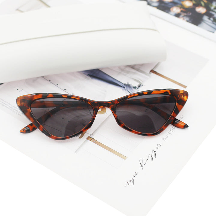 Women's Cat-Eye Sunglasses with Carefully Designed Frame Bowlift