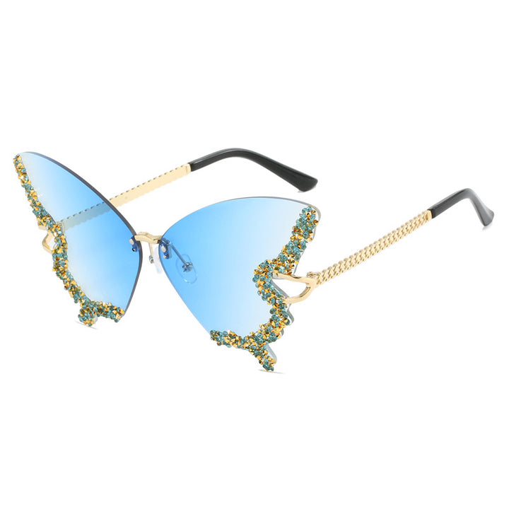 Ladies extravagant Cats Eye sunglasses with sparkling accents Bowlift