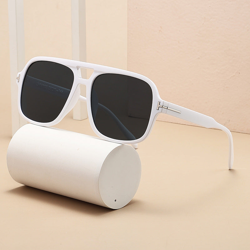 Ladies fashionable square sunglasses with sturdy frame Bowlift