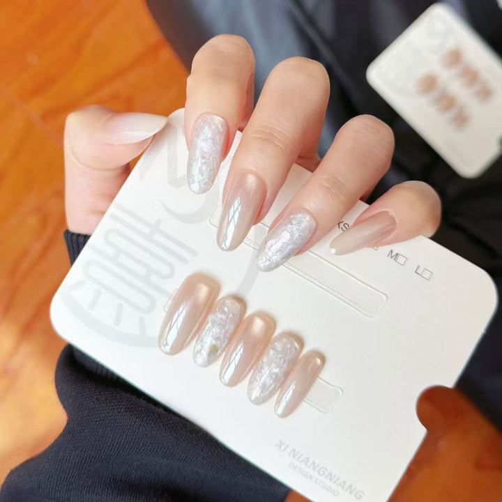 Elegant Press-On Nail Kit with Decorative Elements Bowlift