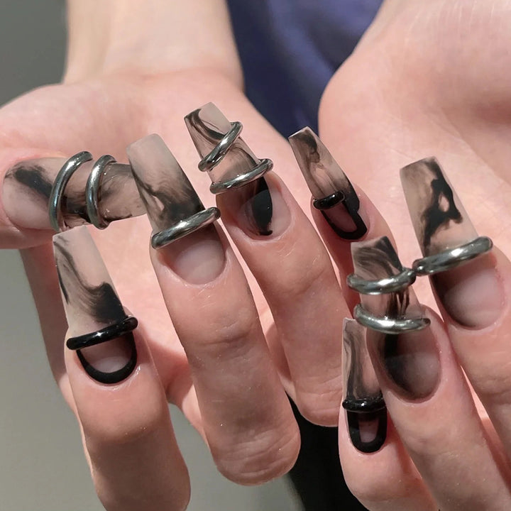 Trendy and creative artificial nails Bowlift