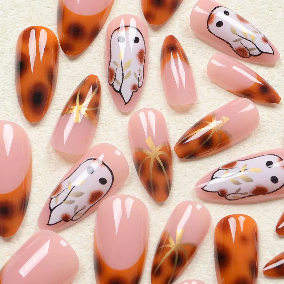Nail art set with elegant owl motifs and animal accents Bowlift