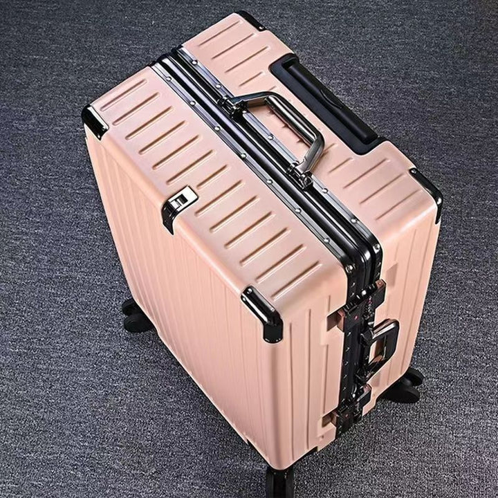 Rugged Expedition Suitcase Bowlift