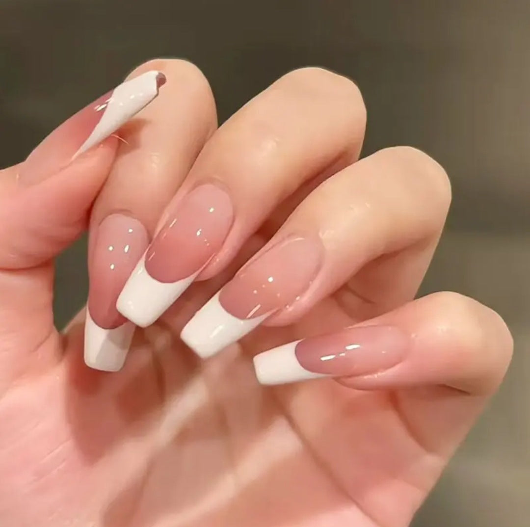 Nail art with cute animal motifs Bowlift