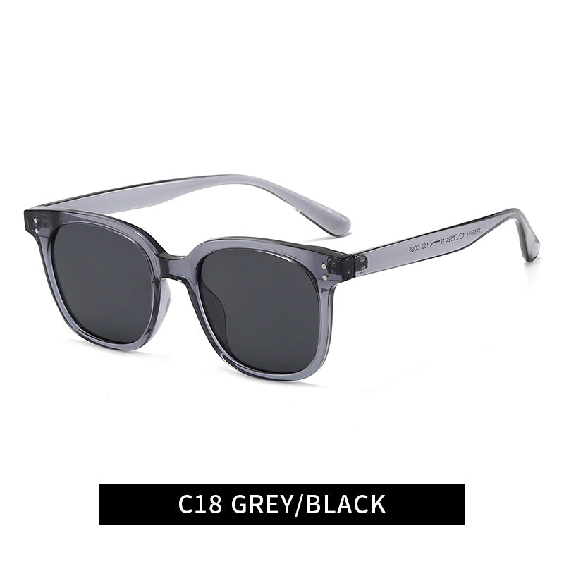 Women's fashionable sunglasses in elegant design with sturdy frame Bowlift