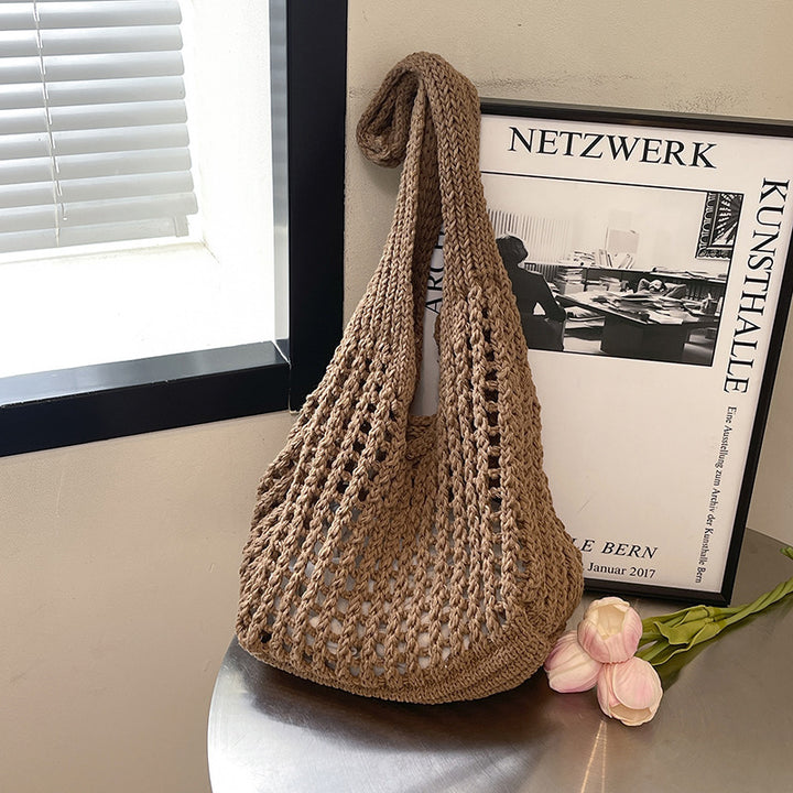 Elegant Straw Sun Hat Bowlift