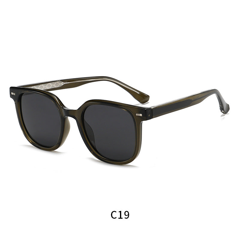 Ladies elegant sunglasses in contemporary style Bowlift