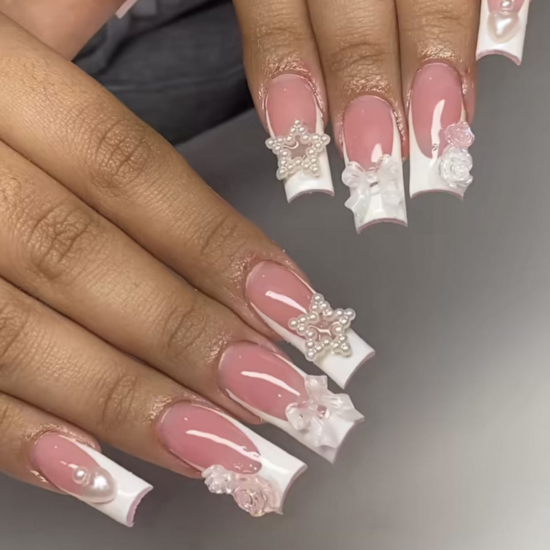 Artificial nail set with floral 3D decorations and elegant details Bowlift