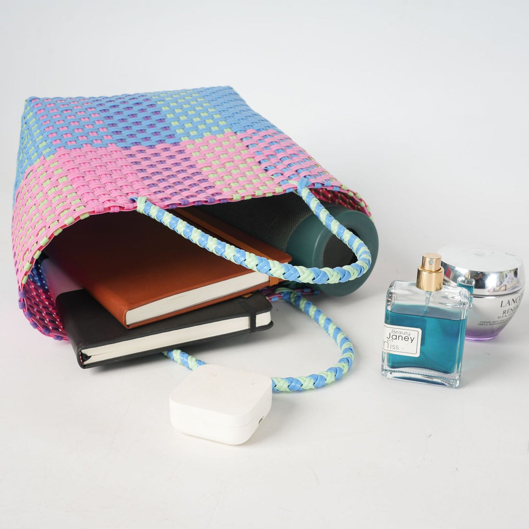 Soft and Colorful Handbag Bowlift