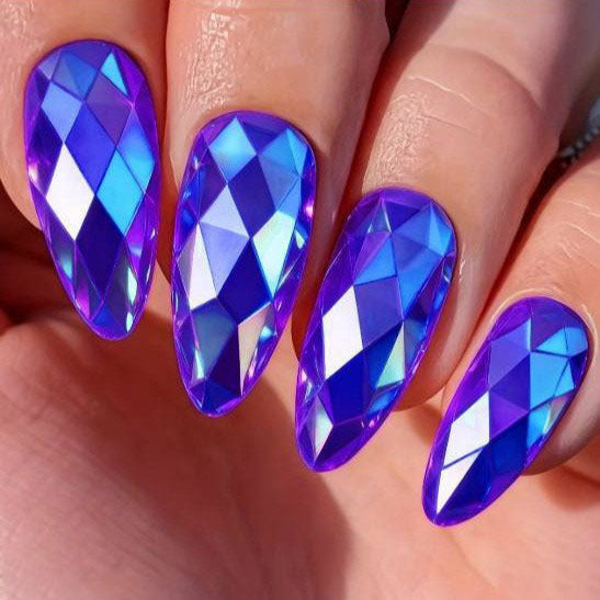 Eye-catching 3D art nails in crystal design Bowlift