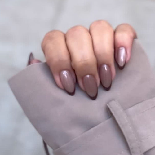 Artificial nail art with elegant French tip Bowlift