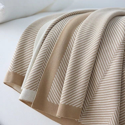 Cozy Lightweight Bowlift Blanket