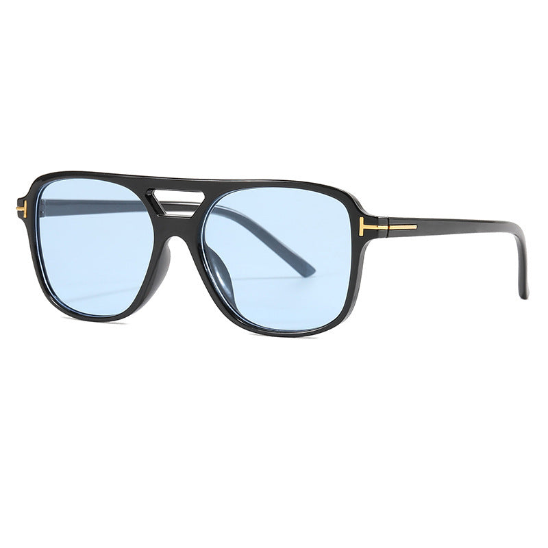 Ladies' striking sunglasses with outstanding shape Bowlift