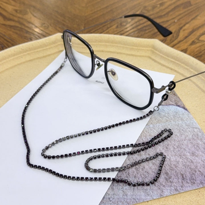 Stylish Eyewear Chain with Decorative Beads Bowlift