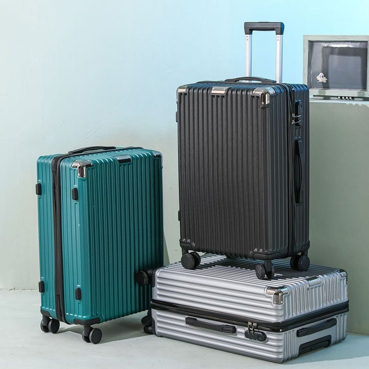 Hard shell suitcase with 360-degree wheel system and integrated safety feature Bowlift