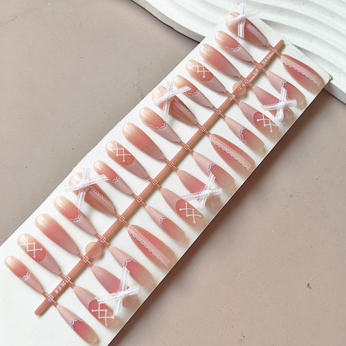Artificial nail tips with romantic lace decorations Bowlift