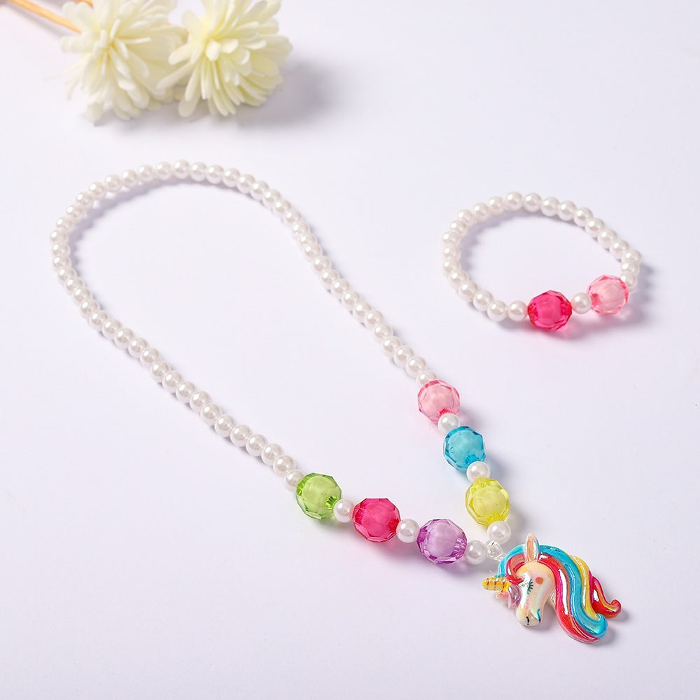 Playful jewelry set with unicorn pendant Bowlift