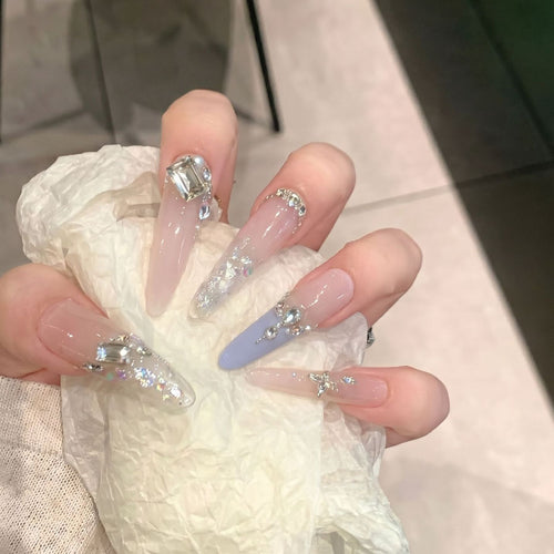 Elegant Stiletto Press-On Nail Art Set with Rhinestone Embellishments Bowlift