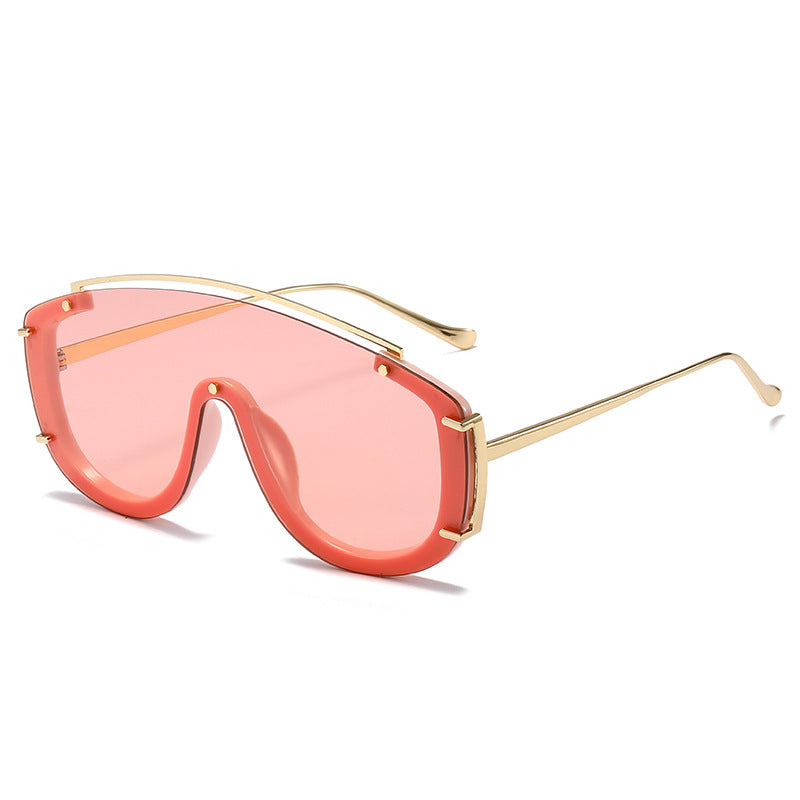 Fashion-Forward Futuristic Shield Sunglasses Bowlift