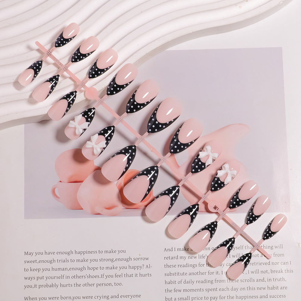 Stylish Polka Dot Press-On Nail Set Bowlift