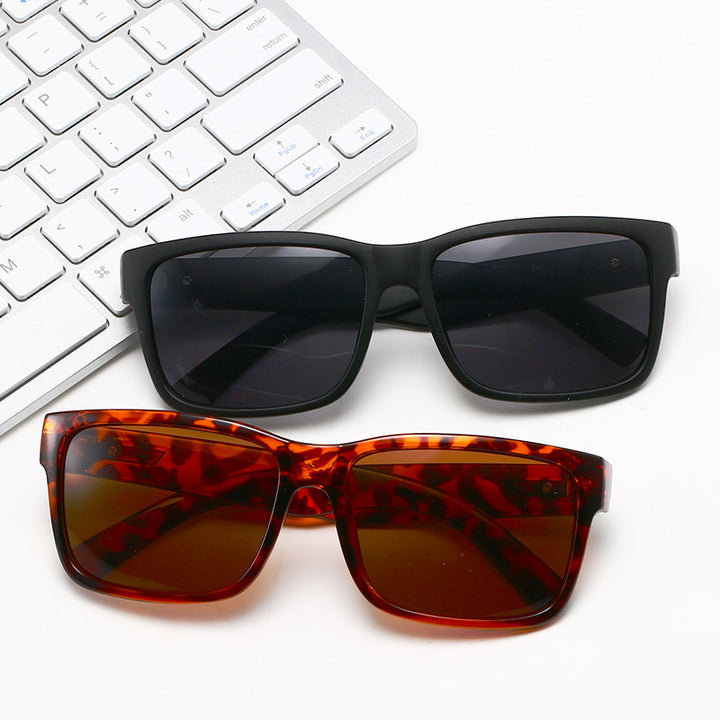 Ladies Stylish Sunglasses with Distinctive Frame Bowlift
