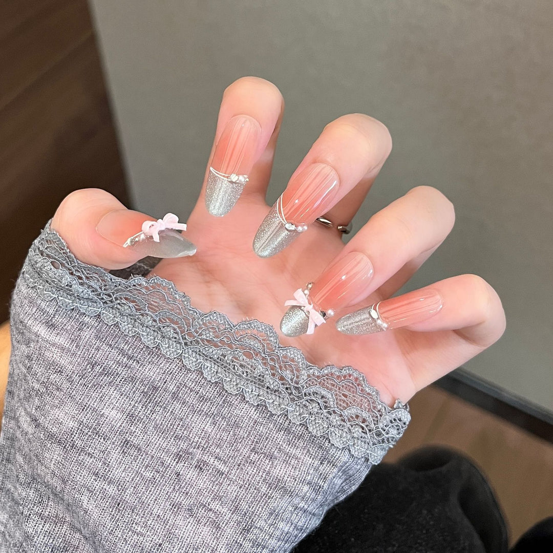 Glamorous Heart-Themed Press-On Nail Set Bowlift