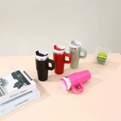 Unisex noble insulated cup with practical straw Bowlift