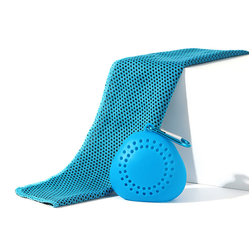 Unisex cooling towel in storage case Bowlift