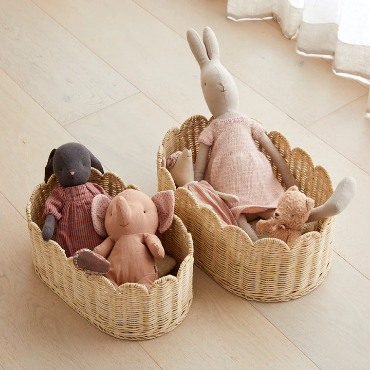 Handmade decorative basket with wavy edge Bowlift