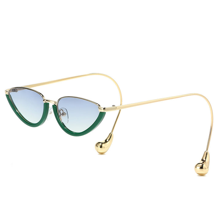 Ultra-Modern Spectacular Cat-Eye Sunglasses Bowlift