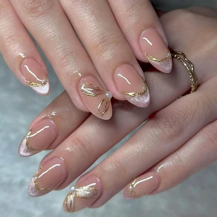 Elegant and artistic nail art Bowlift